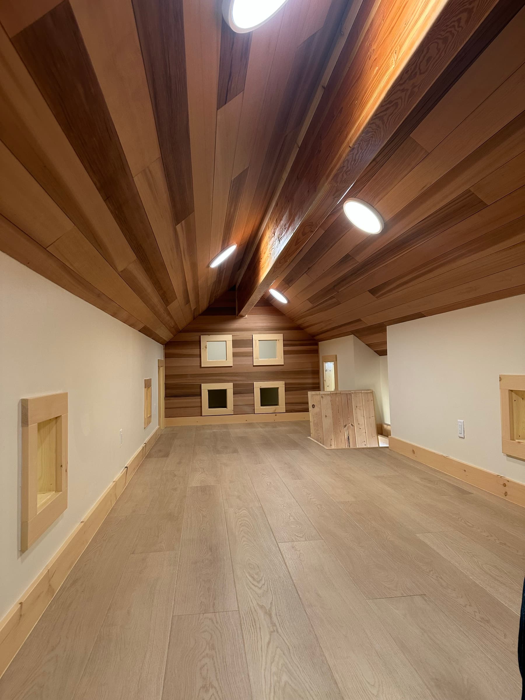 Vaulted cedar-plank ceiling bonus room